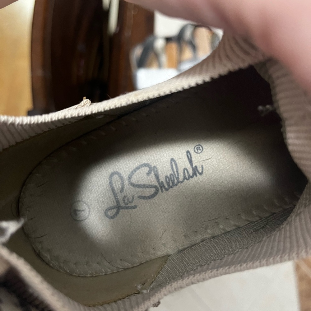 Women’s Sneakers 👟 - Picture 4 of 4